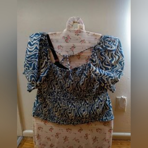 AVA & VIV 4X blue/white print crop blouse - Picture 2 of 10